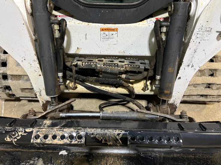 2016-bobcat-t595-image-10