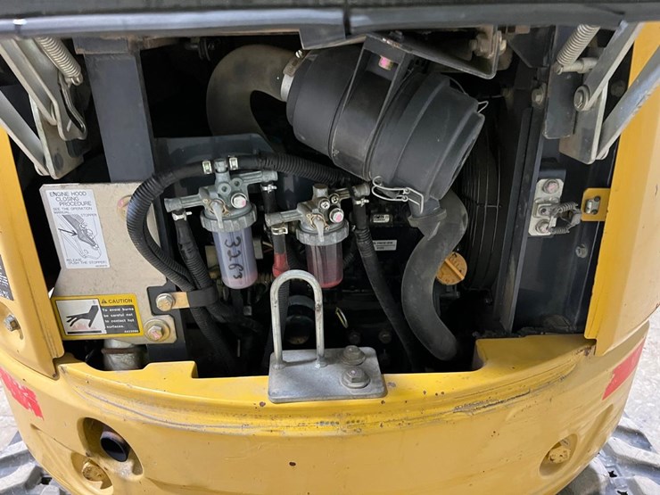 2015-deere-17g-image-17