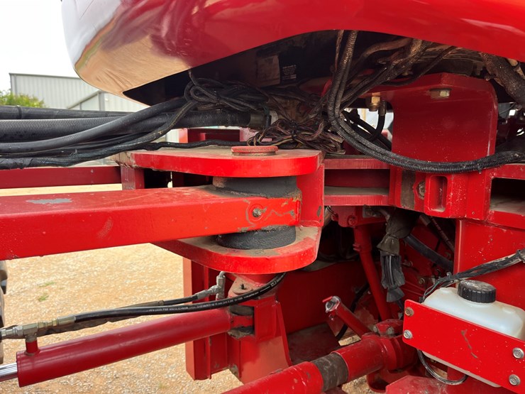 2008-versatile-535-image-11