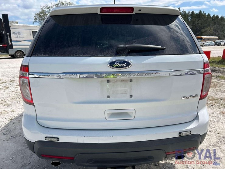 2014-ford-explorer-image-26