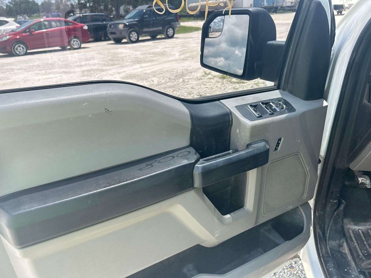 2017-ford-f150-image-11