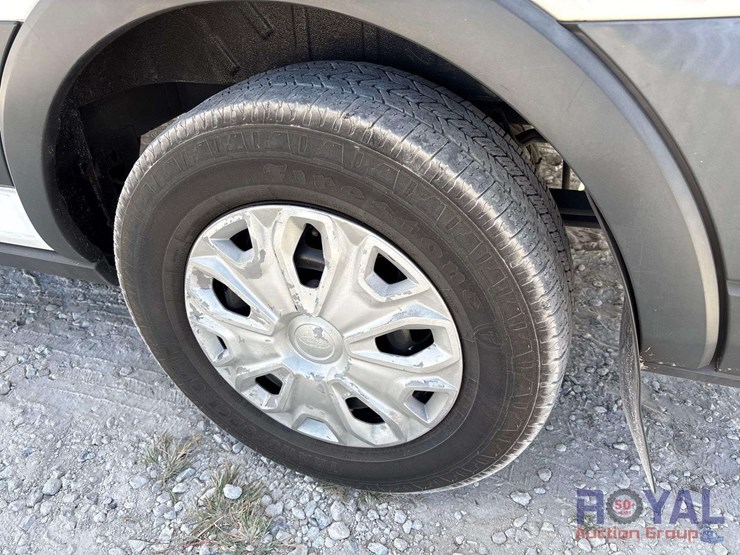 2016-ford-transit-image-30