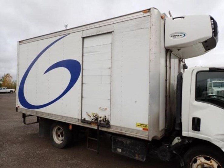 2018-isuzu-nrr-image-47