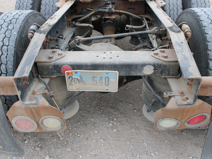 #2063-•-#2063--2006-freightliner-century-classic-s/t-semi-image-12