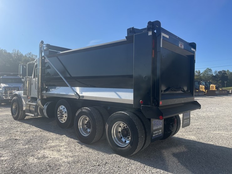 #4709-•-2025-peterbilt-589-tri-axle-dump-truck-image-6