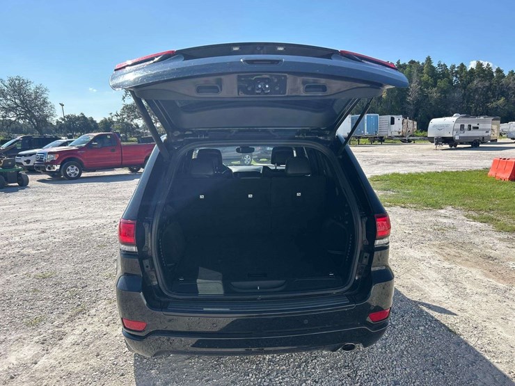 2018-jeep-grand-cherokee-image-21