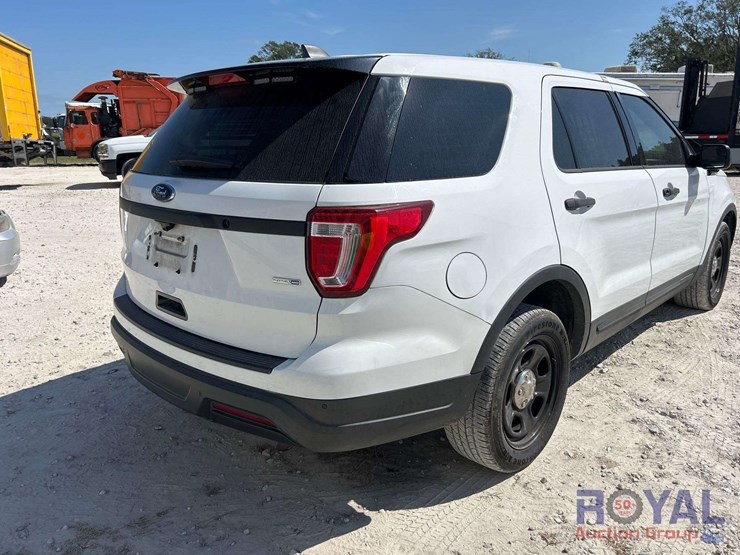 2018-ford-explorer-image-3