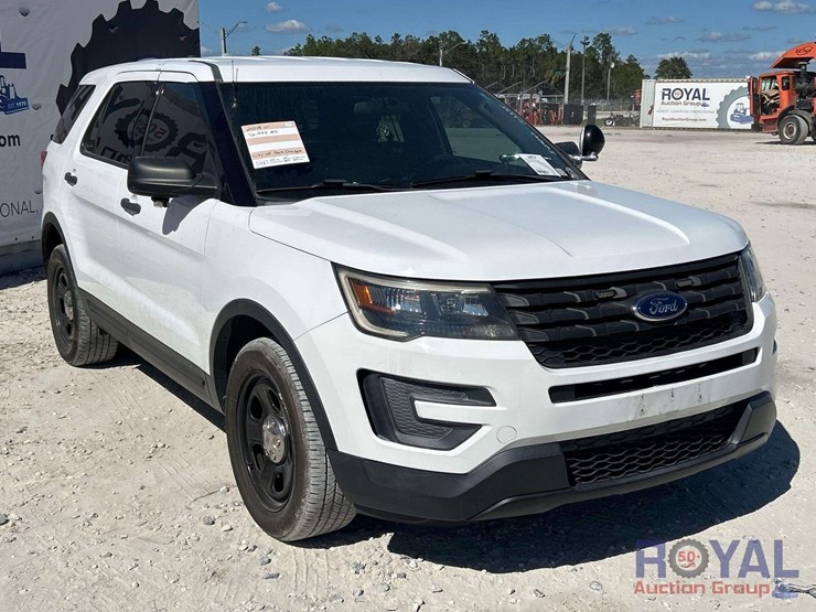 2018-ford-explorer-image-2