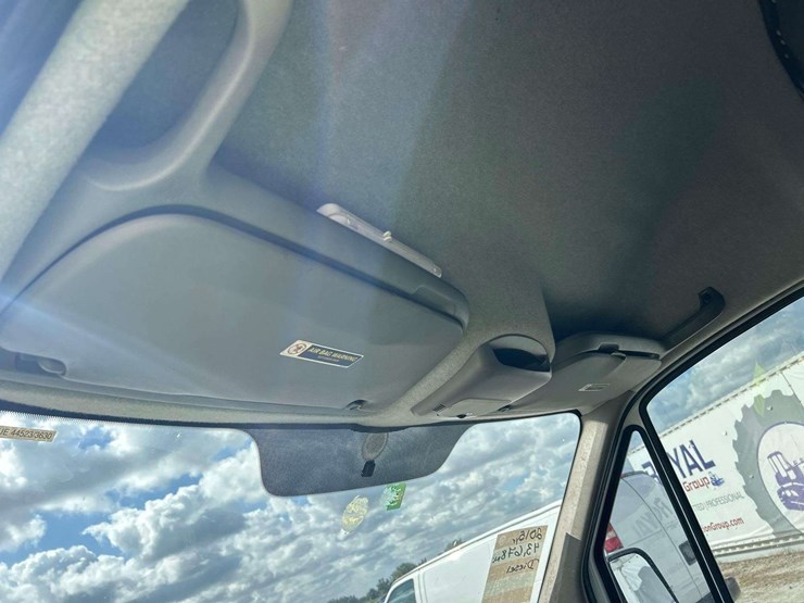 2015-freightliner-sprinter-3500-image-16