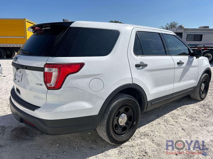 2018-ford-explorer-image-3