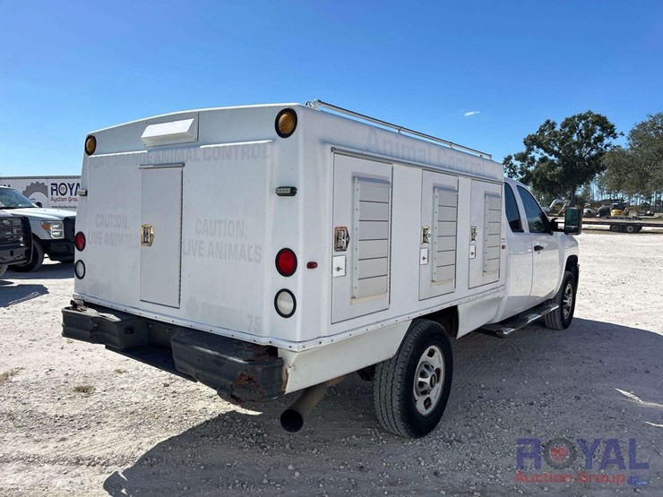 2013-chevrolet-silverado-3500-image-3