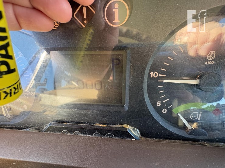 2004-john-deere-7420-image-29