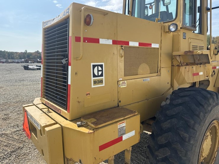 caterpillar-936-image-12