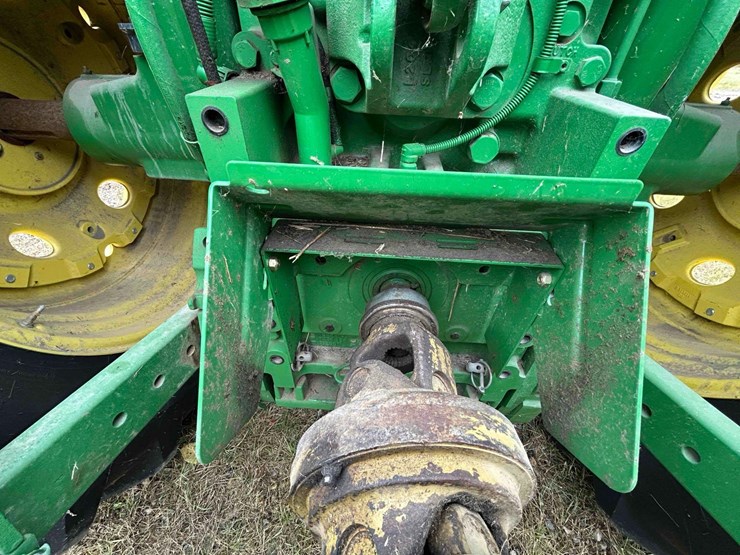 2013-john-deere-6150r-image-15