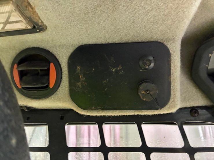 2022-bobcat-t66-image-24