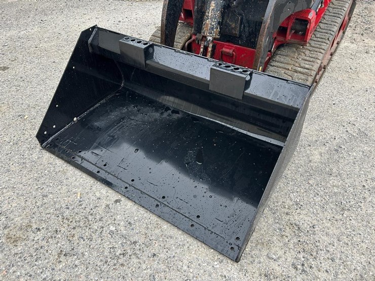 44"-bucket-for-toro-dingo-image-1