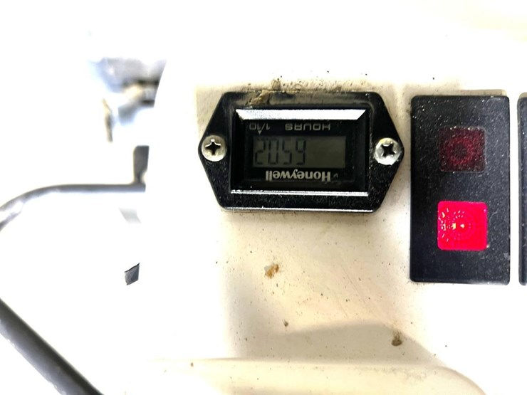 2022-bobcat-e10-image-22