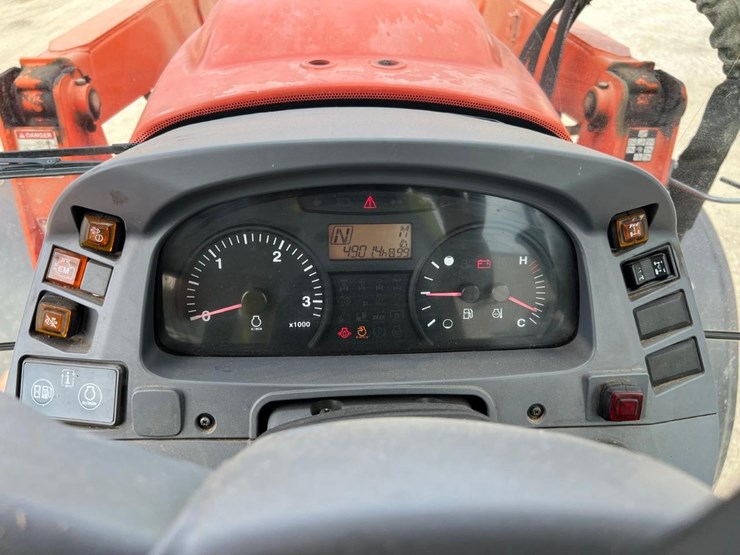 2016-kubota-m135gx-image-25