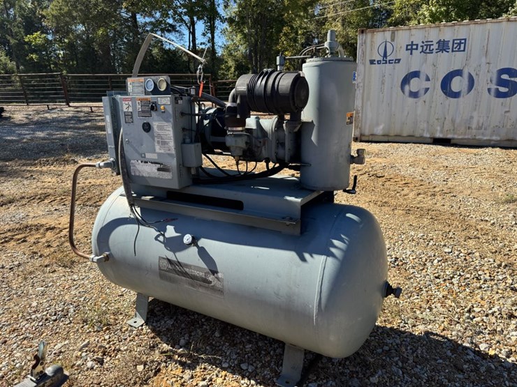 #4706-•-air-compressor-image-1