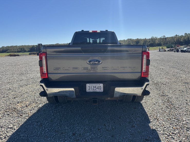 2023-ford-f450-xlt-image-4