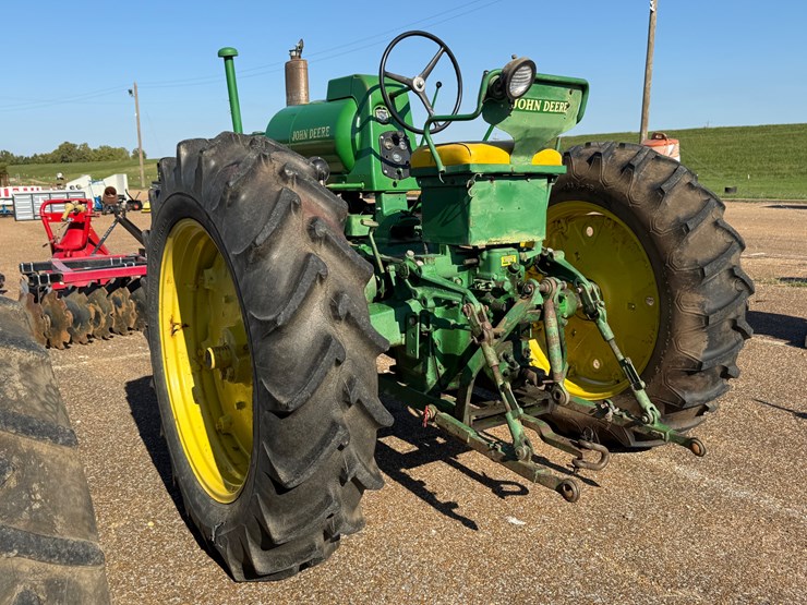 john-deere-70-image-6