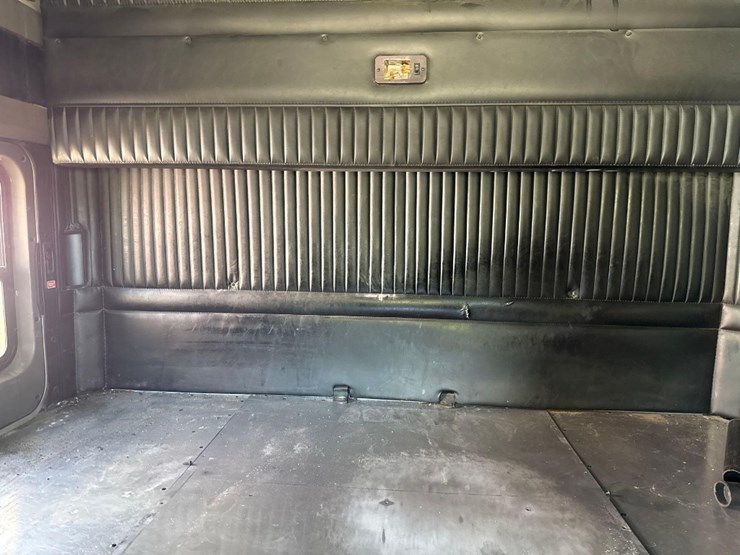 2012-kenworth-t660-image-28