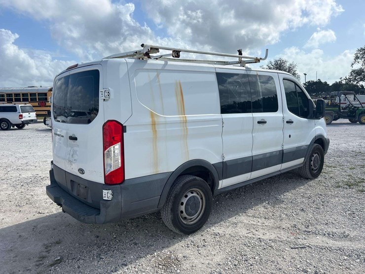 2015-ford-transit-image-3