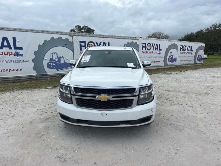 2016-chevrolet-tahoe-image-23