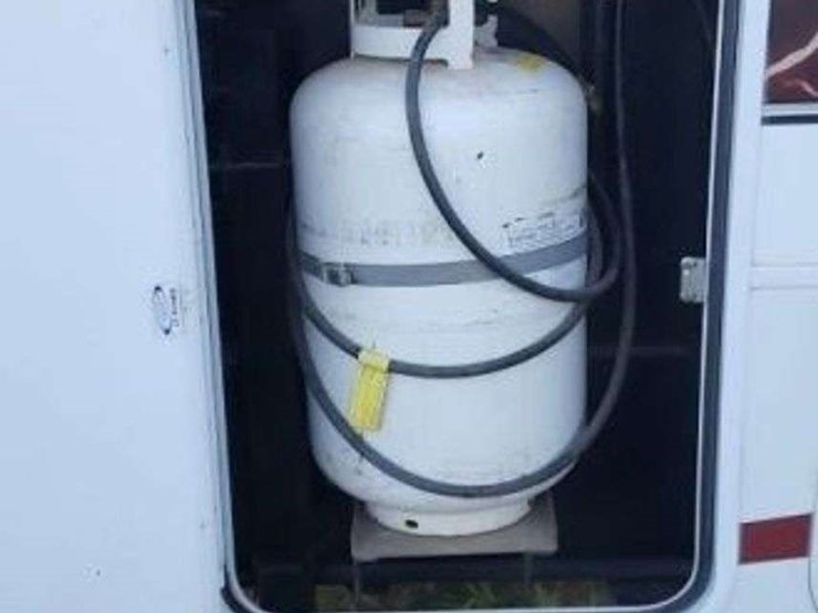 2013-dutchman-voltage-toy-hauler-40-foot.-image-23