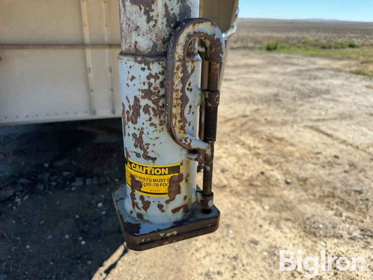 1993-wilson-livestock-trailer-image-10