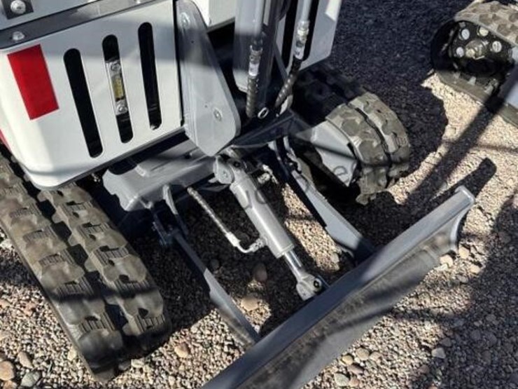 2025-battler-et15h-6-mini-excavator-image-6