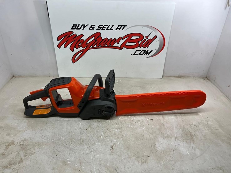 husqvarna-max-battery-series-40v-18"-chain-saw-image-5