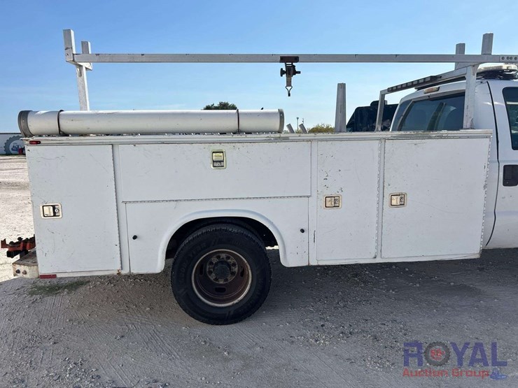 2011-ford-f350-image-30