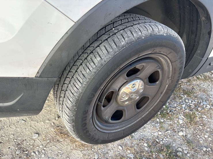 2018-ford-explorer-image-25