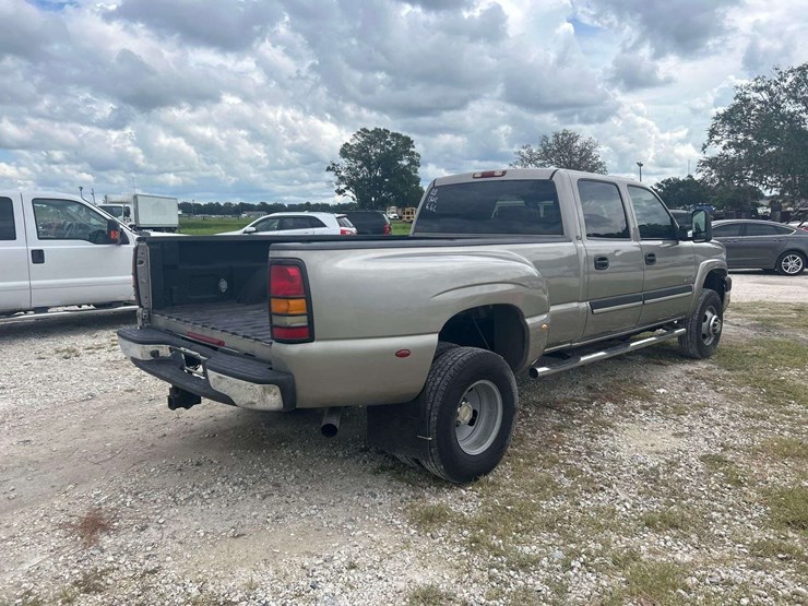 2003-chevrolet-silverado-3500-image-3