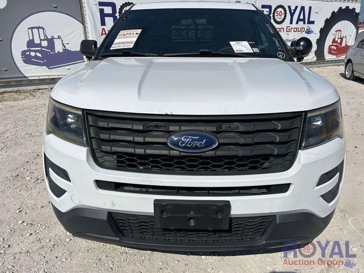 2018-ford-explorer-image-26