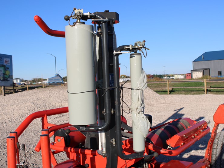 #2097-•-#2097--kuhn-rw1610-single-bale-wrapper-with-twin-wrapper,-monitor,-great-shape-with-low-use!-image-13