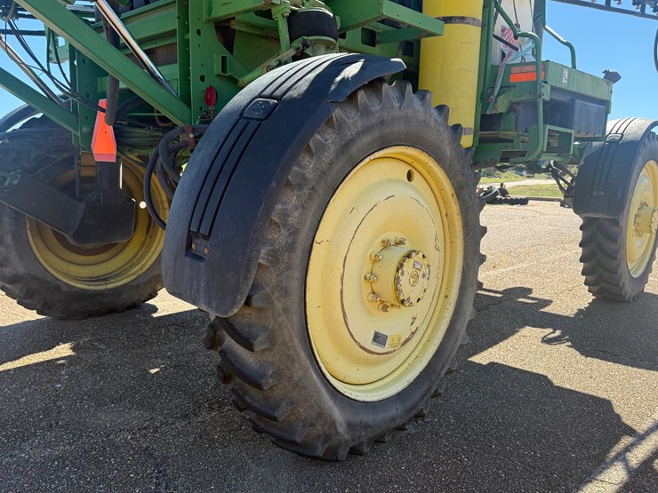 john-deere-4710-image-70