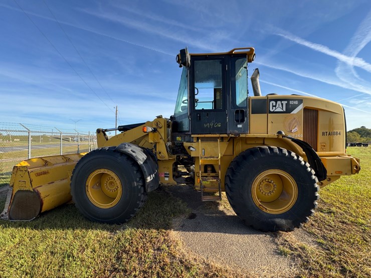 2008-caterpillar-924g-image-6