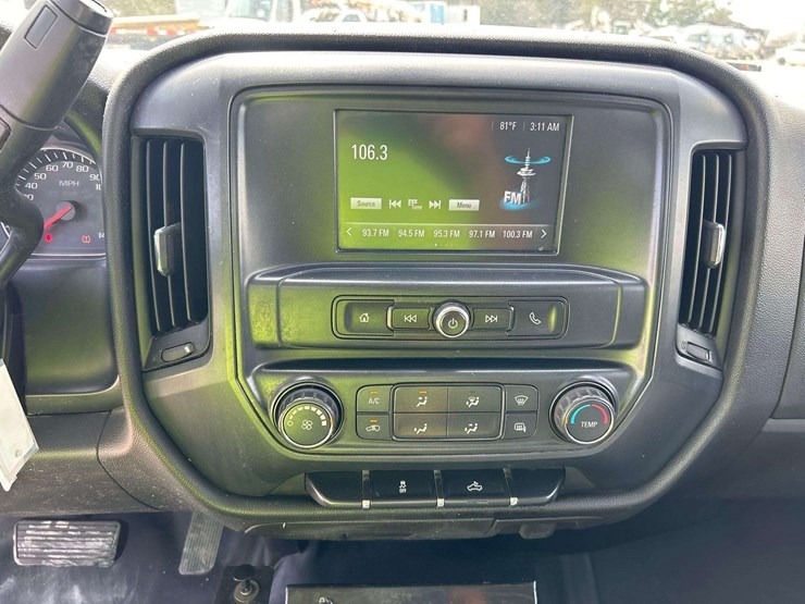 2017-chevrolet-silverado-image-16