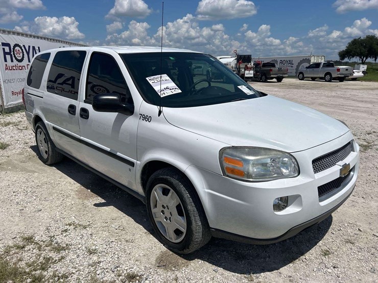 2008-chevrolet-uplander-image-2