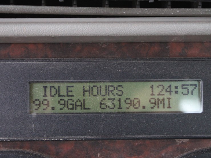 #2063-•-#2063--2006-freightliner-century-classic-s/t-semi-image-44