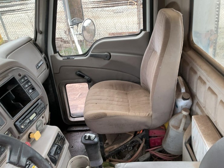 2004-mack-chn613-image-26