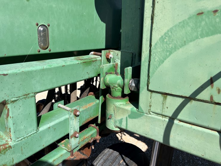 #t8082-•-great-plains-ss-24-grain-drill-image-18
