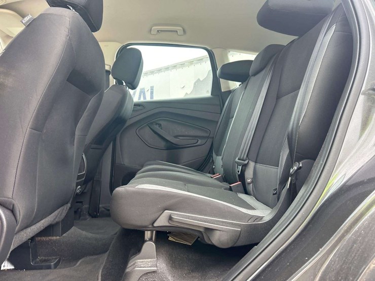 2015-ford-escape-image-18