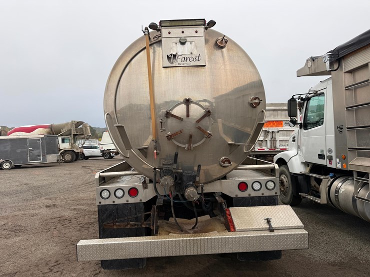 2019-peterbilt-567-image-5