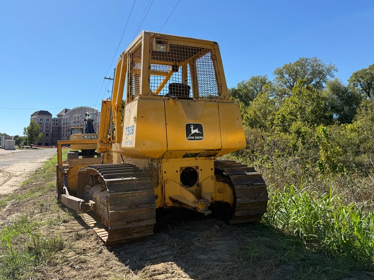 deere-750b-image-7
