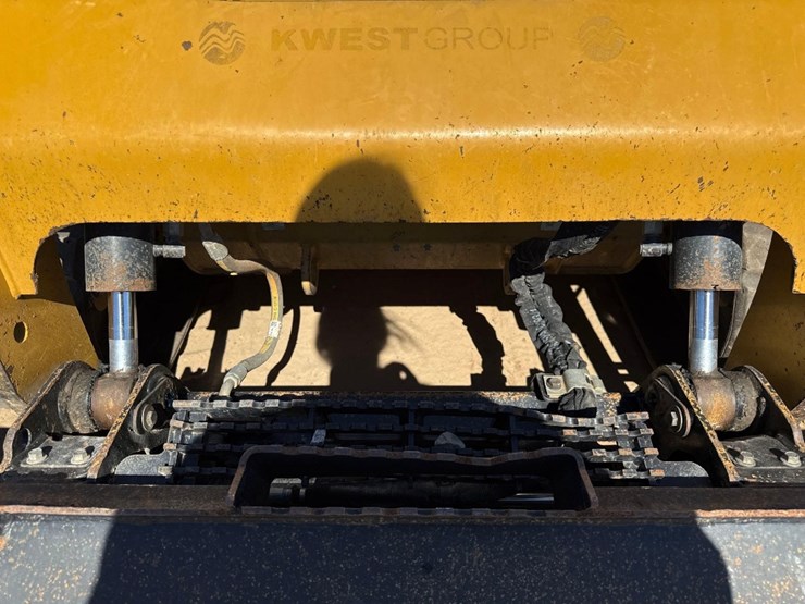 2022-caterpillar-299d3-image-21