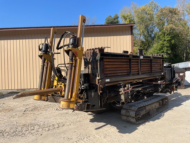 #1002-•-2015-vermeer-d24x40-series-ii-boring-machine-image-1