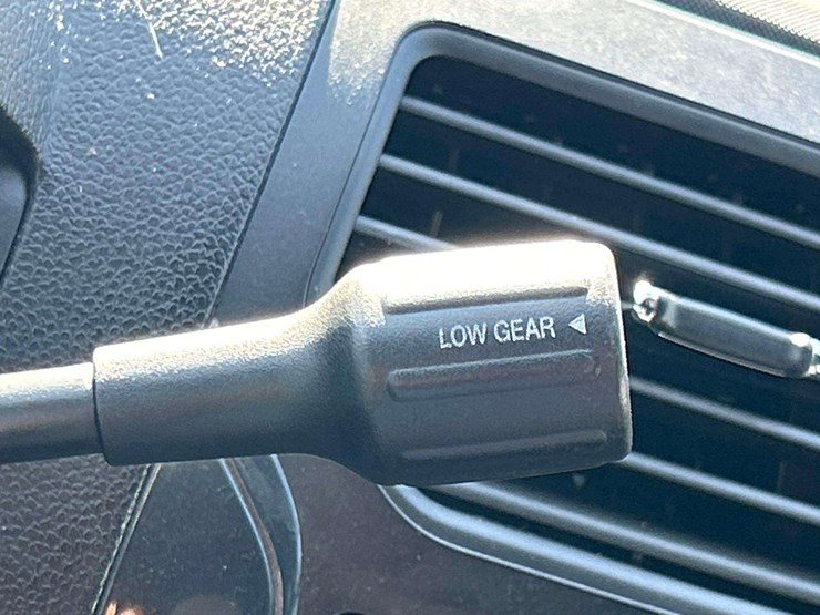 2019-ford-explorer-image-17